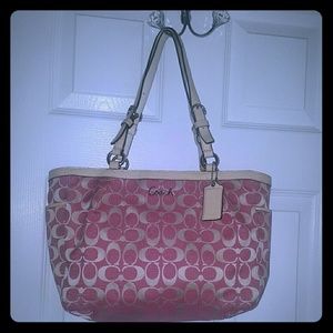 COACH EAST/ WEST SIGNATURE GALLERY TOTE